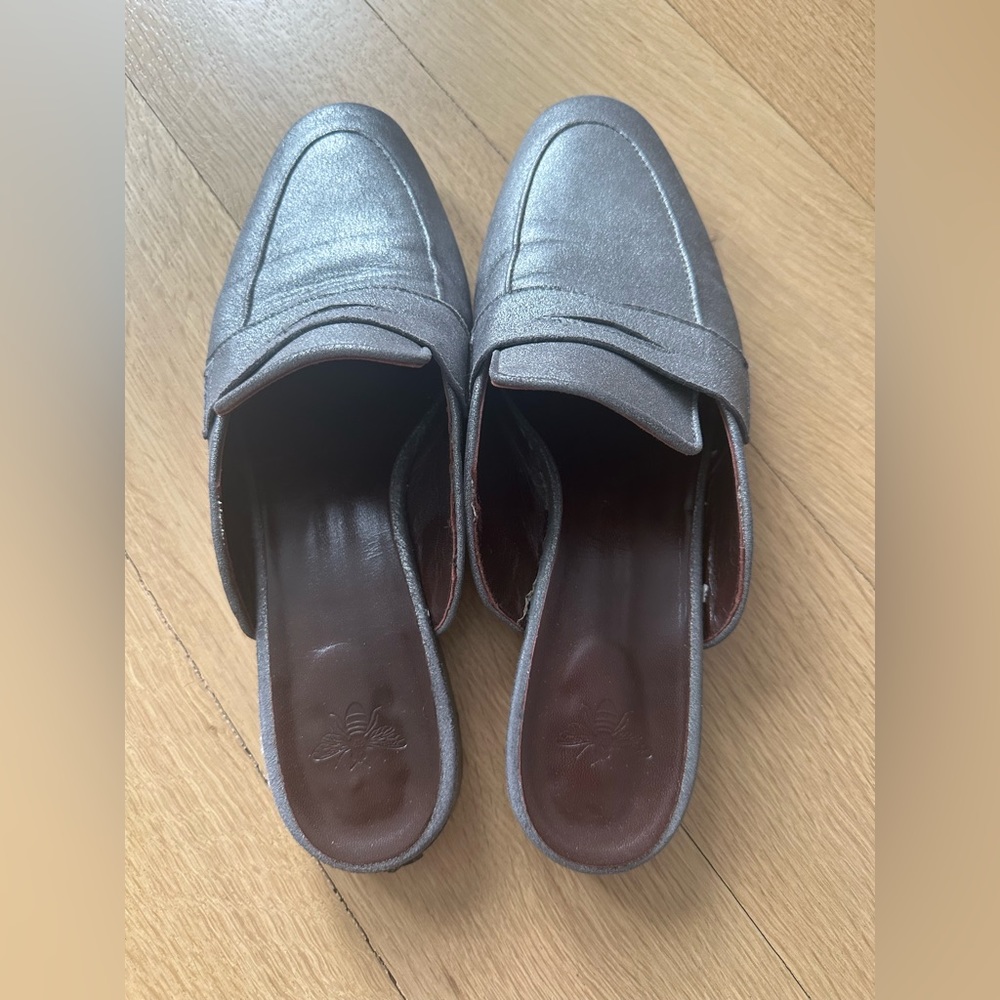 bougeotte loafer in metallic silver